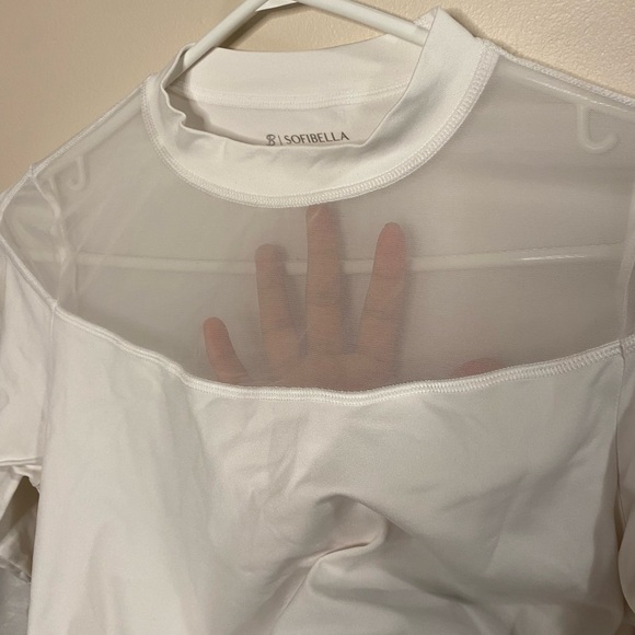 sofibella white athletic top - Picture 5 of 6